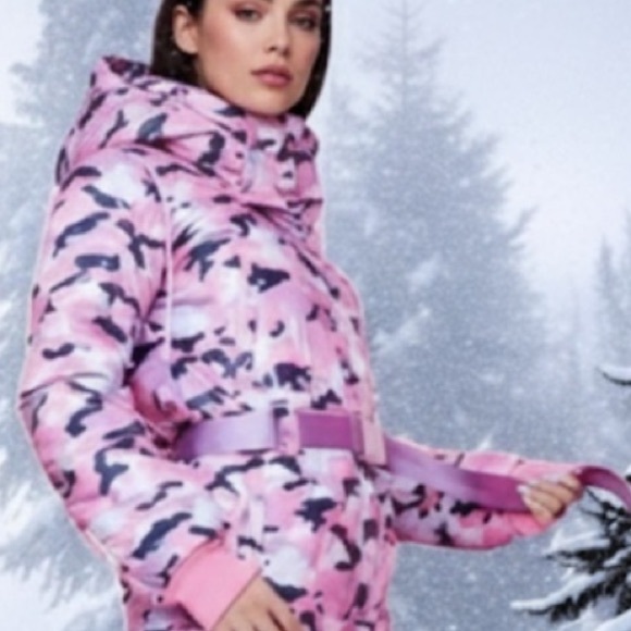 Sugar Thrillz PinkCamo Puffer Ski SnowsuitJumpsuit Small (S) (NWOT)